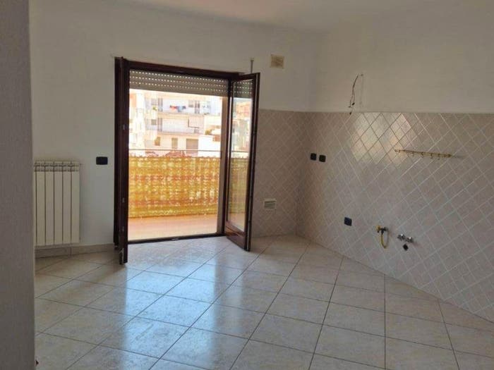 Appartamento trilocale in vendita in Via Carso, Crispiano
