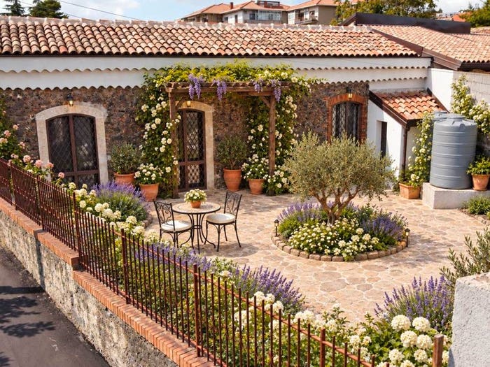 Casa quadrilocale in vendita in via sarafia, Centro, Pedara