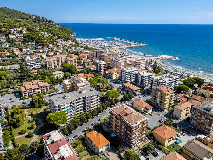 Appartamento trilocale in vendita in Via San Lazzaro, Marina Di Andora, Andora