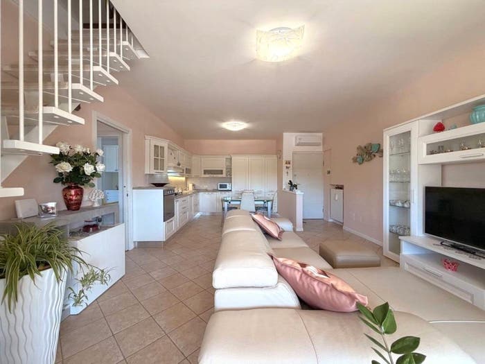 Appartamento quadrilocale in vendita in Piazza per la Concordia, San Martino della Battaglia, Desenzano del Garda