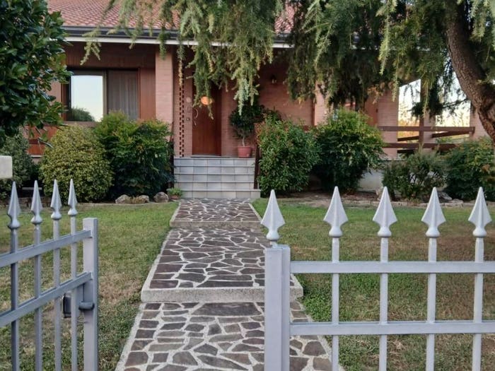 Casa con 6 locali in vendita in Berra, Riva del Po