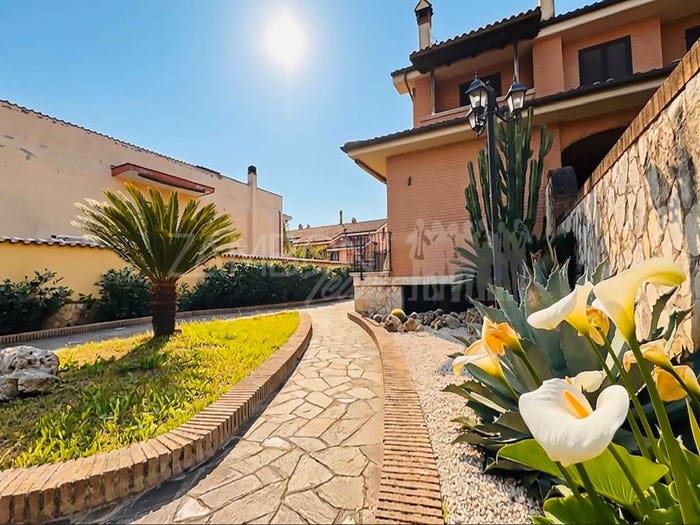 Casa con 5 locali in vendita in Via Vittorio Ricci, Acilia, Roma
