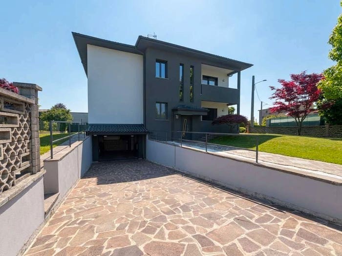 Casa con 6 locali in vendita in Centro, Bernareggio