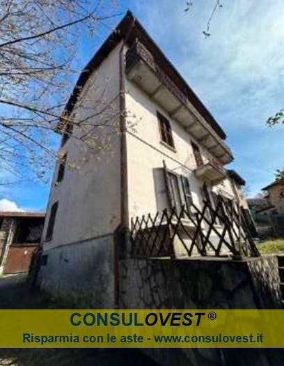 Appartamento trilocale in vendita in Via Dumenza, Poppino, Luino