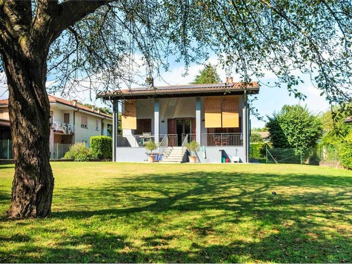 Casa quadrilocale in vendita in Via Monte Rosa, Dormelletto