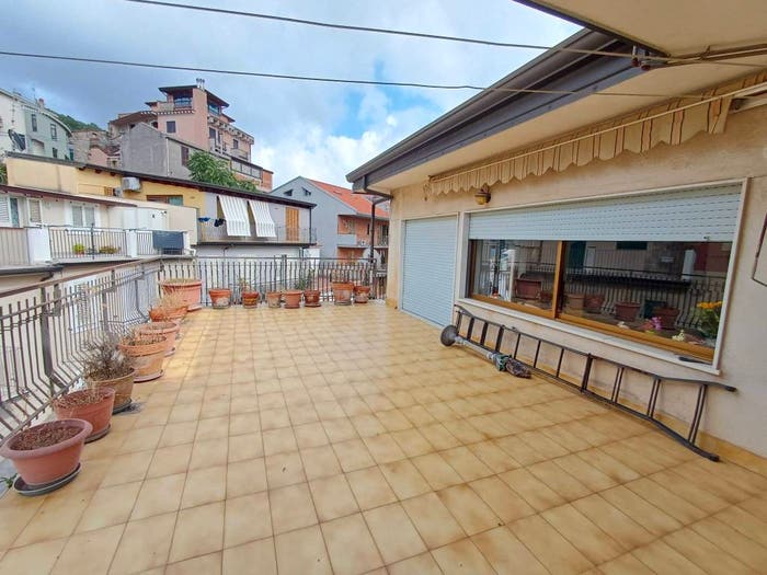 Appartamento con 5 locali in vendita in Via San Biagio, Centro, Ficarra