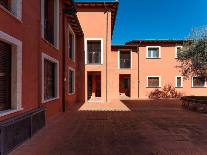Appartamento trilocale in vendita in Via Aurinia, Saturnia, Manciano