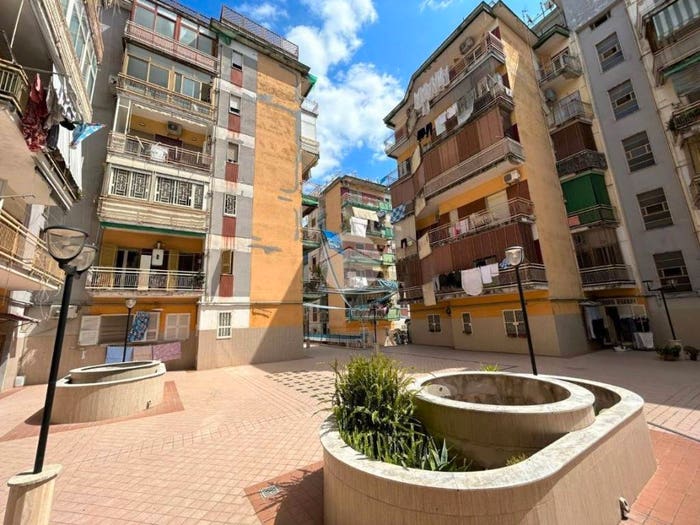 Appartamento bilocale in vendita in Viale dello zodiaco, Secondigliano, Napoli