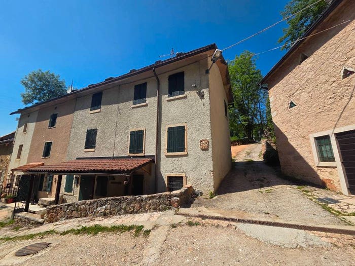 Casa con 6 locali in vendita in Contrada Ausele, Bosco Chiesanuova