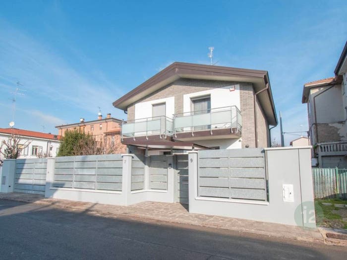 Casa quadrilocale in vendita in Via Martiri di Fossoli, Cibeno, Carpi