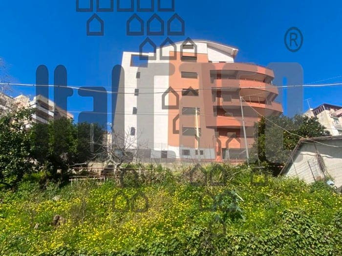 Appartamento con 5 locali in vendita in Viale Regina Elena, Giostra, Messina