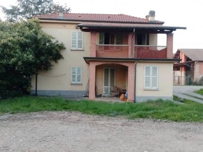 Casa con 6 locali in vendita in Via Giosuè Carducci, Centro, Barbianello