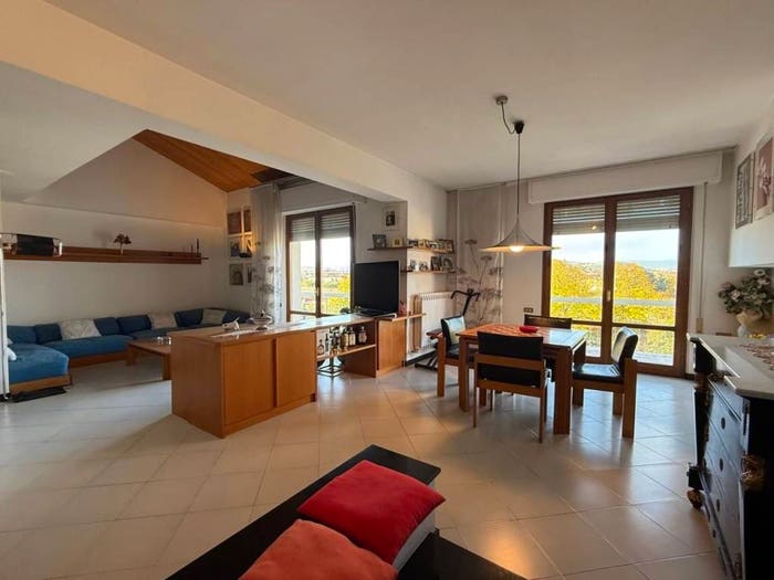 Appartamento con 6 locali in vendita in Via Edmondo de Amicis, Centro, Certaldo