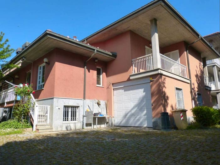 Casa con 6 locali in vendita in Centro, Fossano