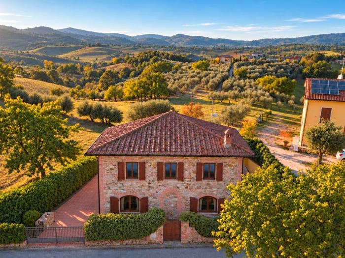 Casa con 6 locali in vendita in Località Carraie di Sopra, Torrita di Siena