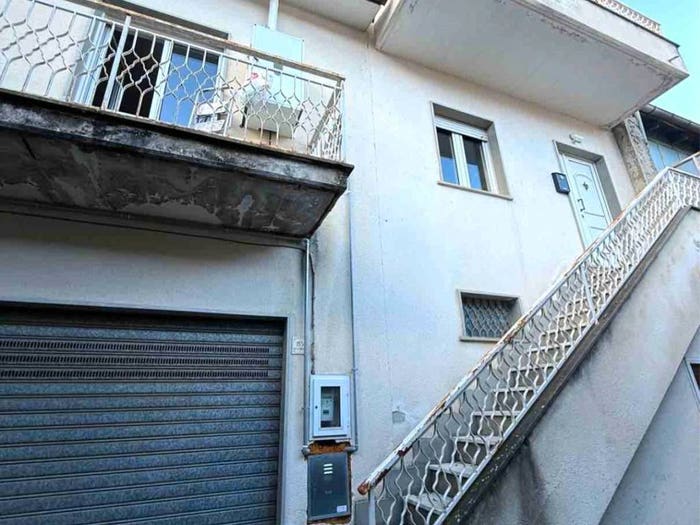 Casa quadrilocale in vendita in Via San Simeone, Montella