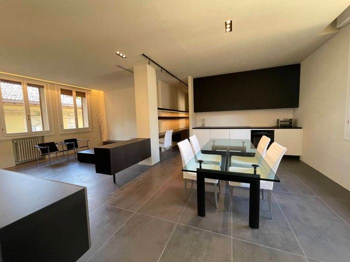 Appartamento quadrilocale in vendita in Strada della Repubblica, Centro Storico, Parma