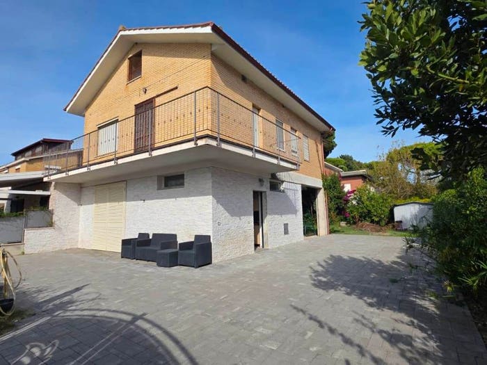 Appartamento con 6 locali in vendita in Lido di Tarquinia, Tarquinia