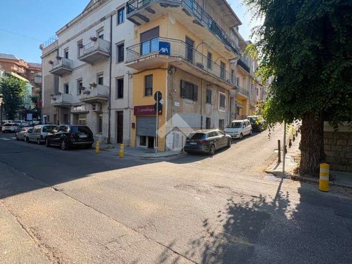 Appartamento quadrilocale in vendita in Via Martiri d'Ungheria, Centro, Nuoro