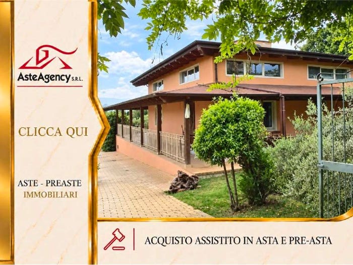 Casa con 6 locali in vendita in Via Moncocitto, Cepagatti