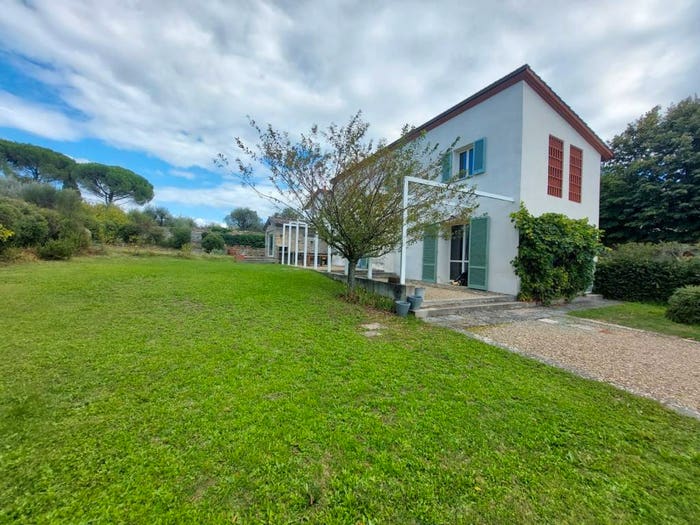 Casa con 6 locali in vendita in Via Imprunetana per Pozzolatico, Centro, Impruneta