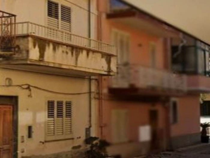 Casa con 5 locali in vendita in Via Messina Falcone ME Italia, Centro, Falcone