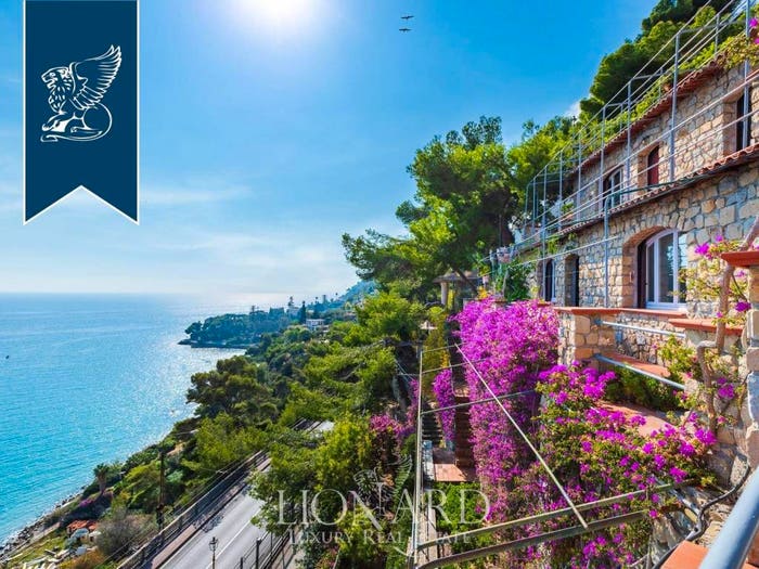 Casa con 6 locali in vendita in Centro Storico Sant'Ampelio, Bordighera