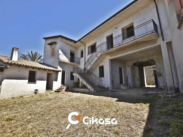 Casa con 6 locali in vendita in Via Serramanna, Serrenti