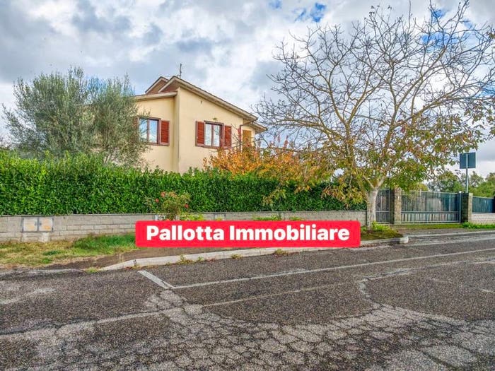 Casa con 5 locali in vendita in Via delle Meste, Capodimonte