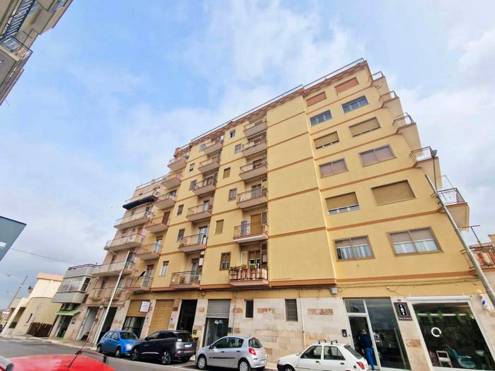 Appartamento trilocale in vendita in Viale Napoleone Bonaparte, Putignano