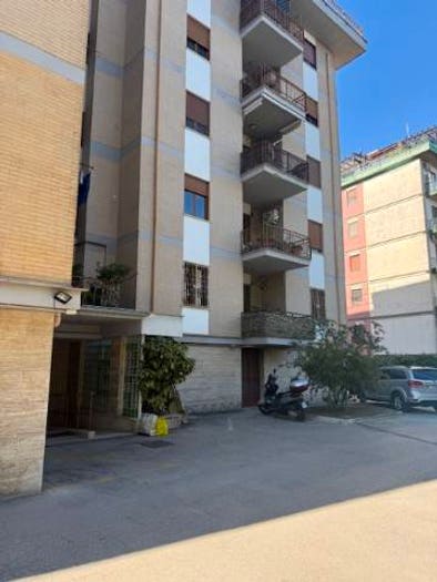 Appartamento quadrilocale in vendita in Via Luigi Treggiari, Villa Comunale, Foggia