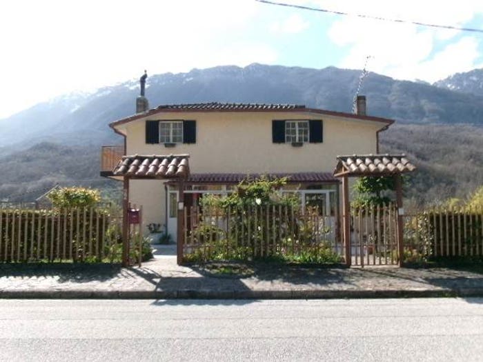 Casa con 6 locali in vendita in Via Nazionale, Santa Restituta, San Vincenzo Valle Roveto