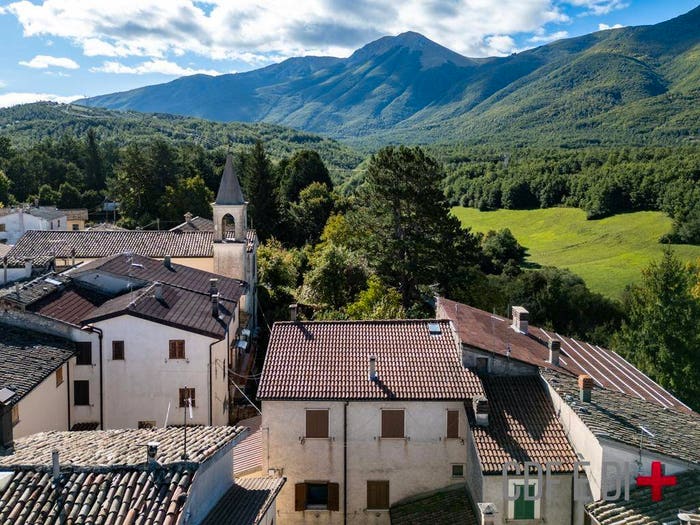 Appartamento trilocale in vendita in Località San Clemente, Leonessa