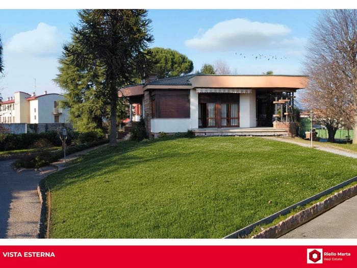 Casa con 6 locali in vendita in Via Torquato Tasso, Centro, Lurate Caccivio