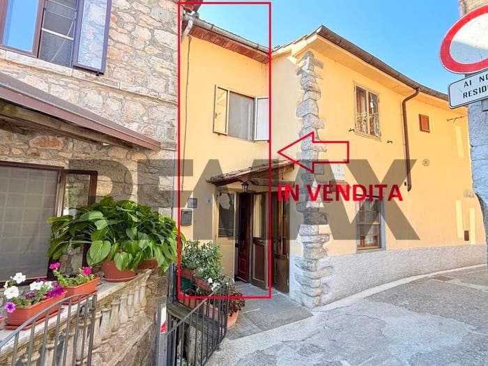 Casa quadrilocale in vendita in Montefegatesi, Bagni di Lucca
