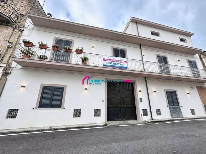 Casa con 6 locali in vendita in Via Marchese di Livardi, Centro, San Paolo Bel Sito