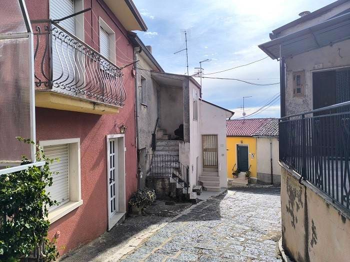 Case in Vendita e in Affitto - 2