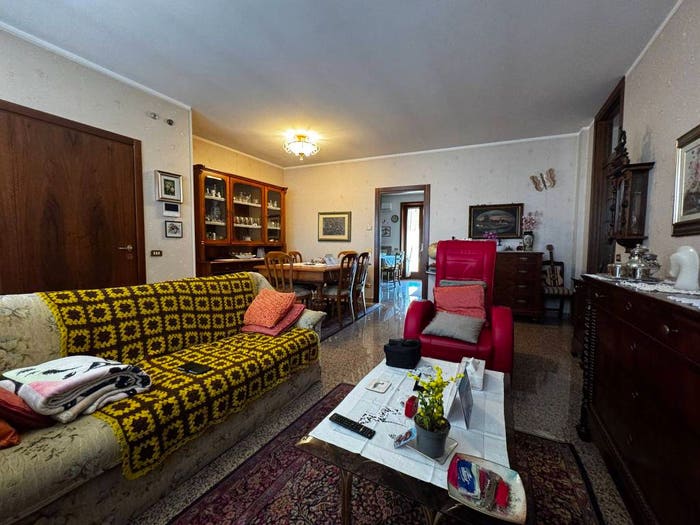 Casa con 5 locali in vendita in Via Roma, Centro, Isola Rizza