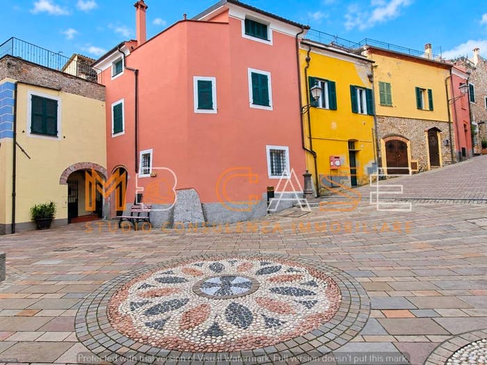 Casa con 6 locali in vendita in Piazza San Giovanni Battista, Peagna, Ceriale