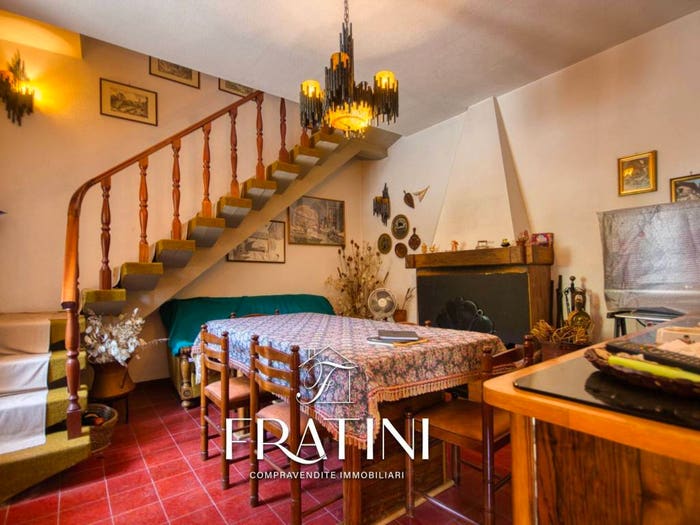 Casa con 6 locali in vendita in Via Principale, Civitella del Tronto