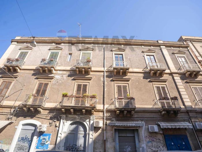 Appartamento con 6 locali in vendita in Via Giordano Bruno, Corso Sicilia Fiera, Catania