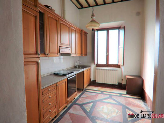 Appartamento con 6 locali in vendita in Agrestone Agrestino Querciolaia, Colle di Val d'Elsa