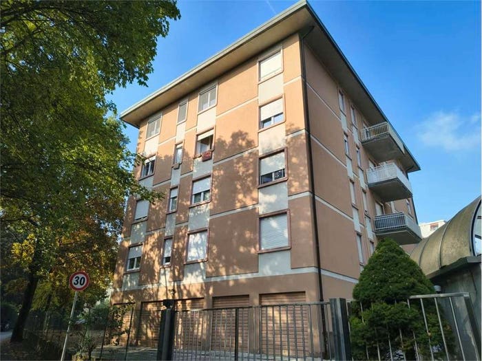 Appartamento trilocale in vendita in via Marzorati, Montello, Varese