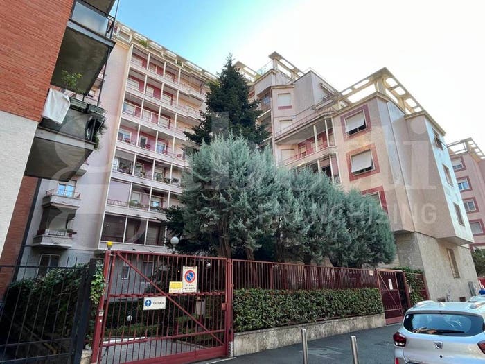 Appartamento trilocale in vendita in Via Tito Vignoli, Giambellino, Milano