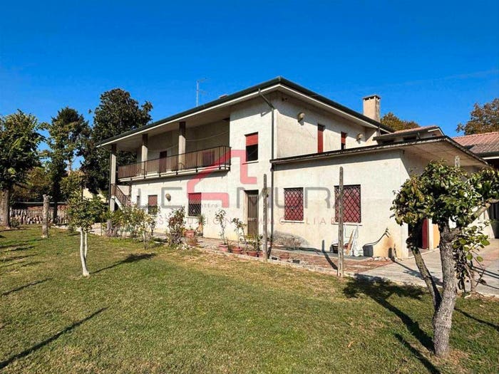 Appartamento con 6 locali in vendita in Centro, Nogara