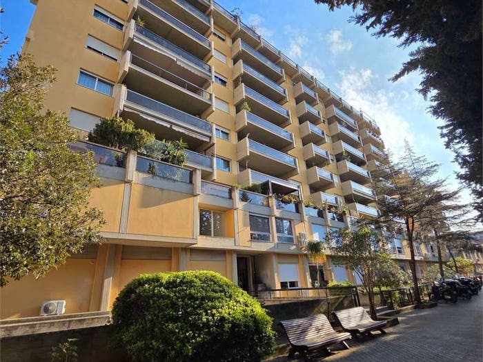 Appartamento con 6 locali in vendita in Fiera, Palermo