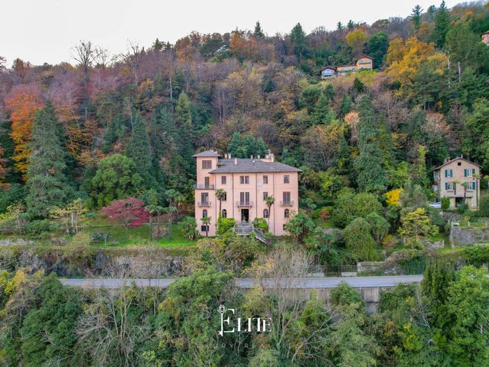 Casa con 6 locali in vendita in Casali Creda, Centro, Cannobio