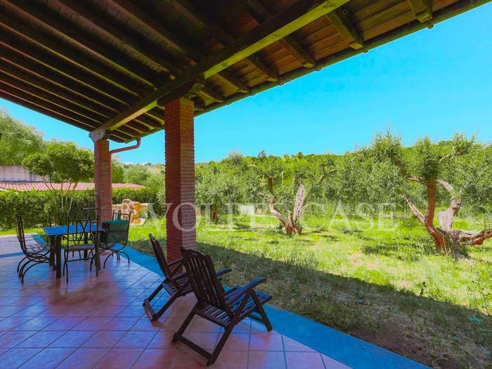 Casa trilocale in vendita in Via Madonna due Ponti, Centro, Capena
