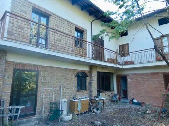 Casa con 6 locali in vendita in Cavatore