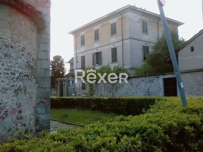 Casa con 6 locali in vendita in Via Loreto, Centro, Borgomanero